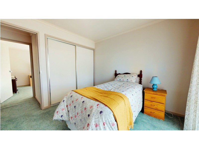 6 Peace Street, Kangaroo Flat VIC 3555