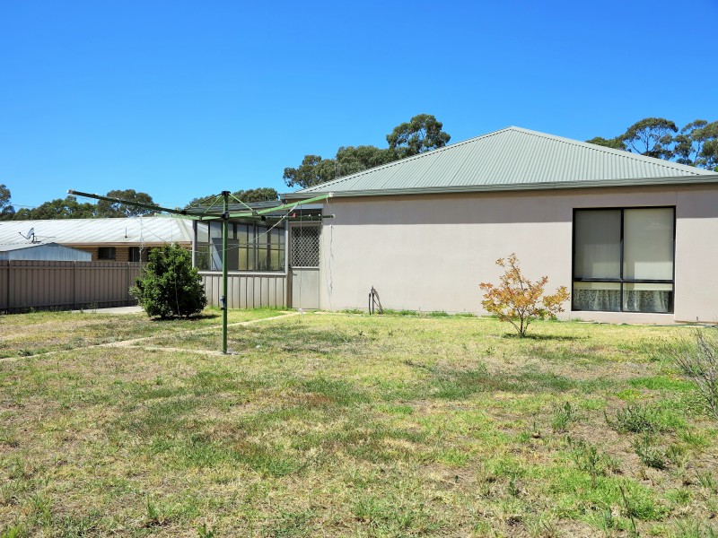 6 Peace Street, Kangaroo Flat VIC 3555