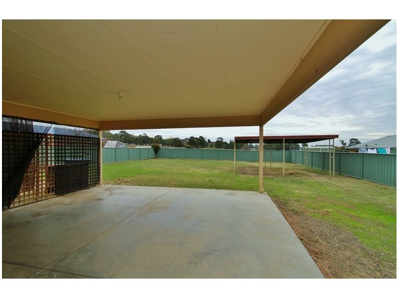 42 Chauncey Street, Heathcote VIC 3523