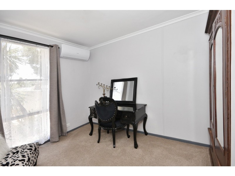 8 Harris Street, California Gully VIC 3556