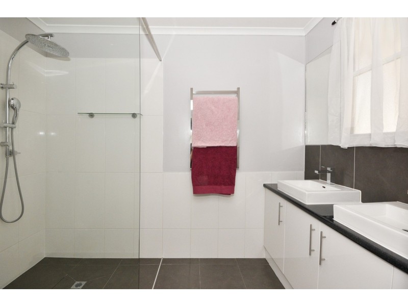 8 Harris Street, California Gully VIC 3556