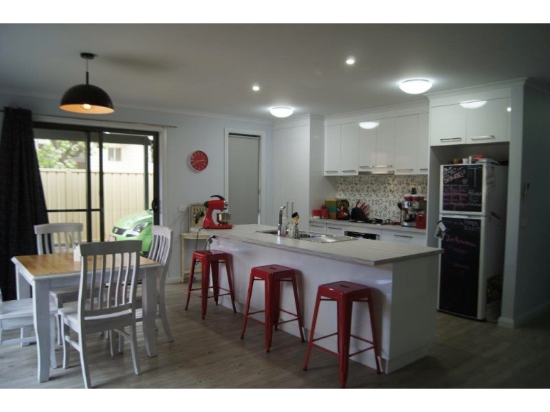 1 Clarcoll Crescent North, Kangaroo Flat VIC 3555