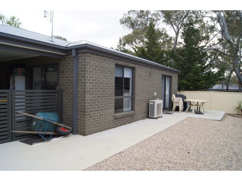 1 Clarcoll Crescent North, Kangaroo Flat VIC 3555