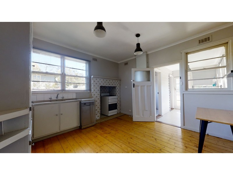 2 Douglas Street, Kangaroo Flat VIC 3555