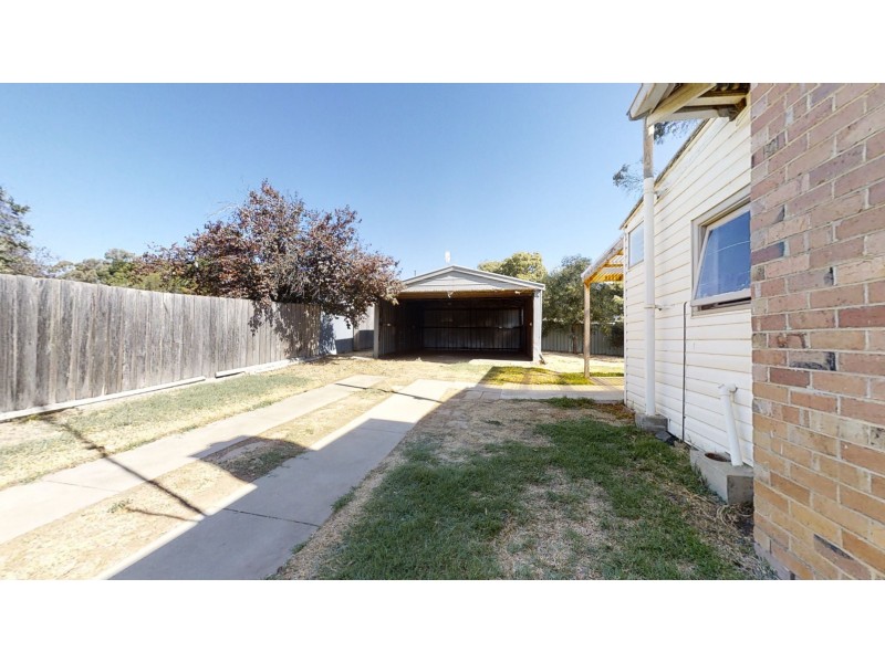 2 Douglas Street, Kangaroo Flat VIC 3555