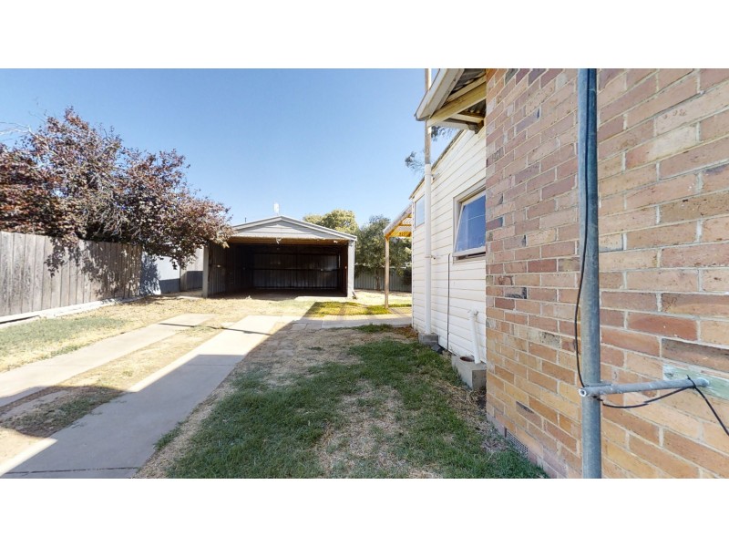 2 Douglas Street, Kangaroo Flat VIC 3555
