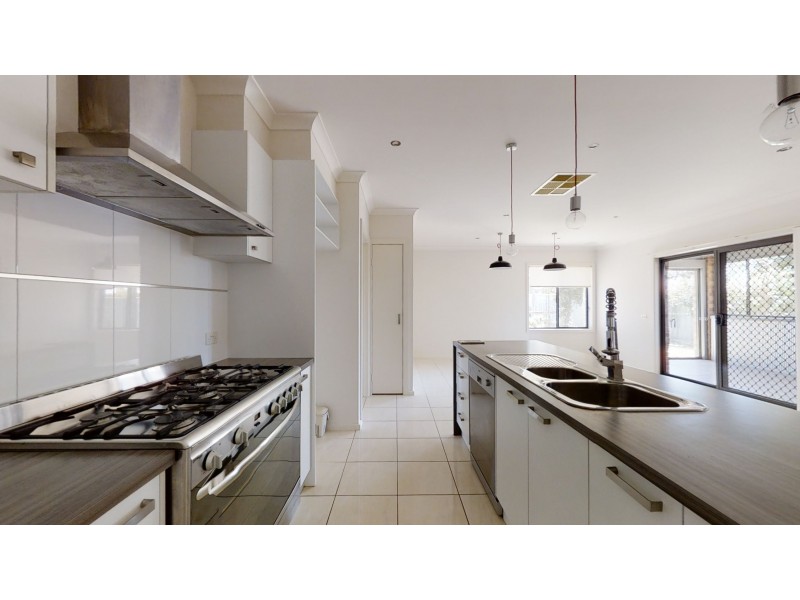 10 Rosea Court, Ascot VIC 3364