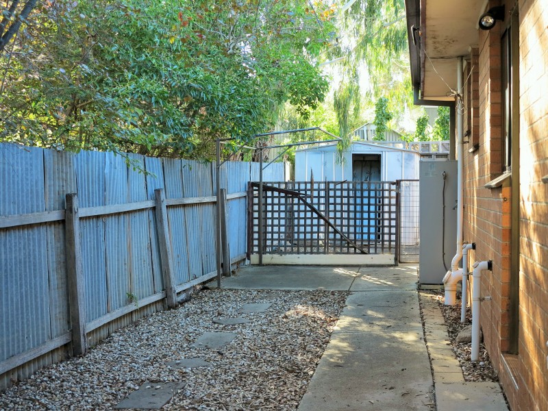 2A Houston Street, Flora Hill VIC 3550