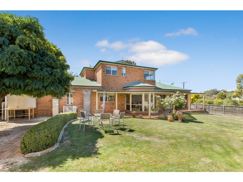 88 Brown Street, Castlemaine VIC 3450