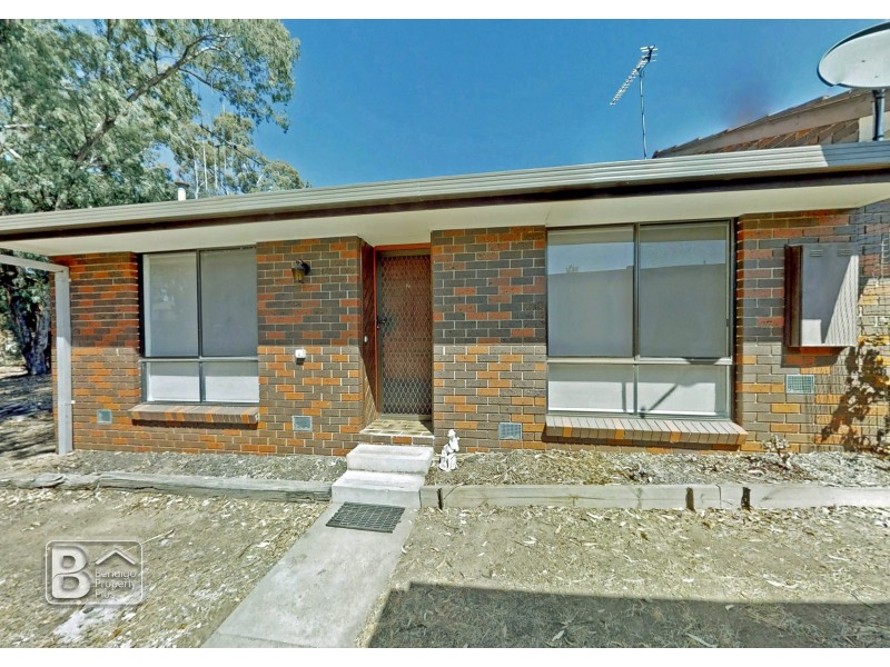 2/6 Cockerell Court, Kennington VIC 3550