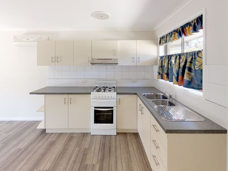 2/6 Cockerell Court, Kennington VIC 3550