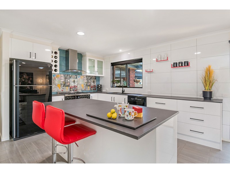 4 Timbarra Drive, Golden Square VIC 3555