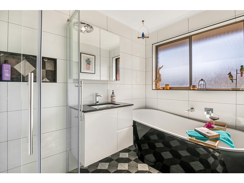 4 Timbarra Drive, Golden Square VIC 3555