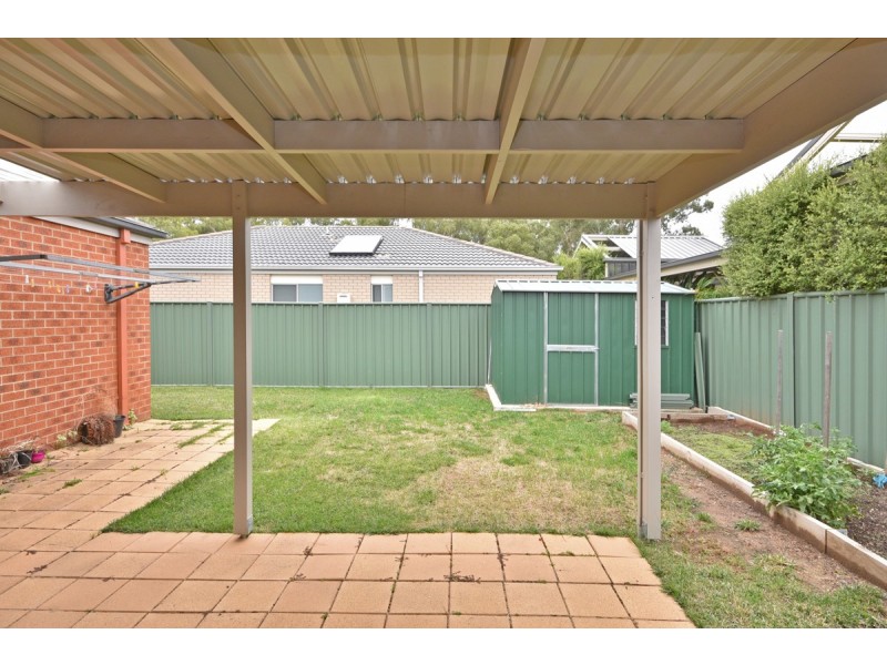 17 Botheras Court, Epsom VIC 3551