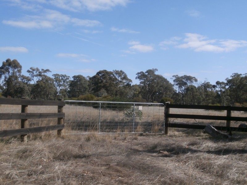 1 Wedderburn Junction East Road, Fiery Flat VIC 3518