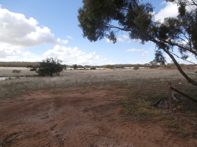 1 Wedderburn Junction East Road, Fiery Flat VIC 3518