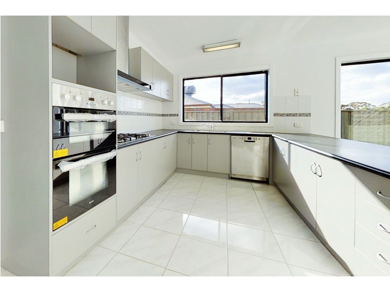 15 St George Park Drive, Kangaroo Flat VIC 3555