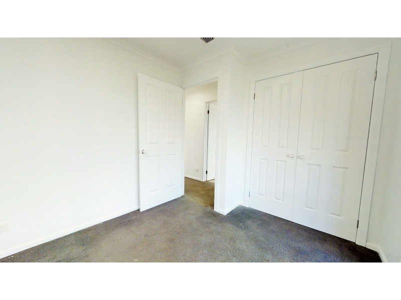 15 St George Park Drive, Kangaroo Flat VIC 3555