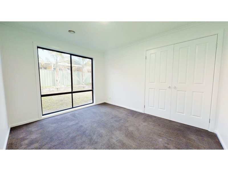 15 St George Park Drive, Kangaroo Flat VIC 3555