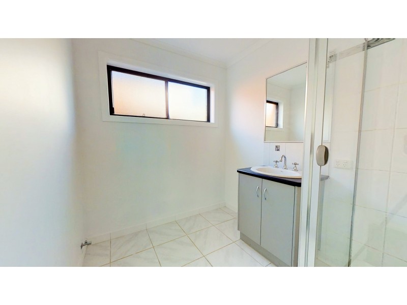 15 St George Park Drive, Kangaroo Flat VIC 3555