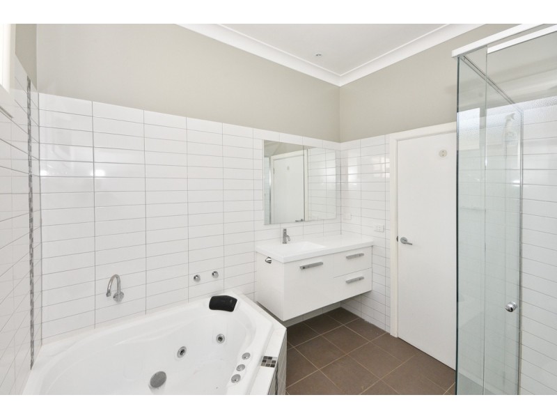 17 Caledonia Street, North Bendigo VIC 3550