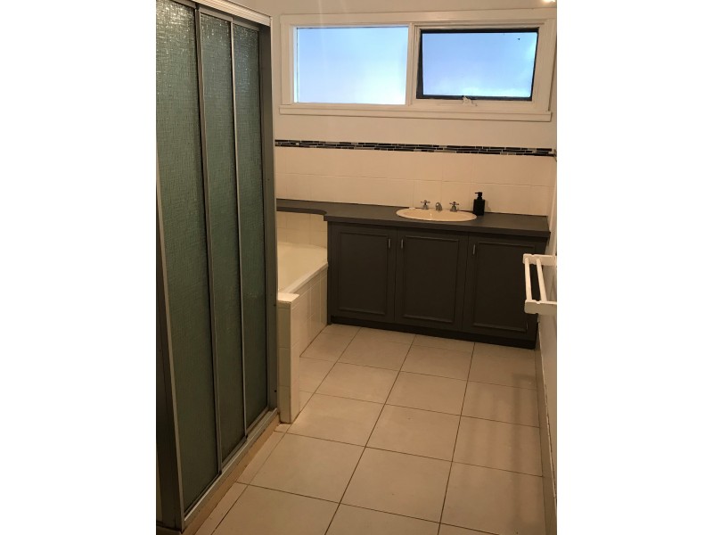 5 Station Street, Kangaroo Flat VIC 3555