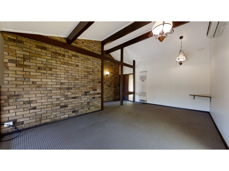 9 Willow Drive, Kennington VIC 3550