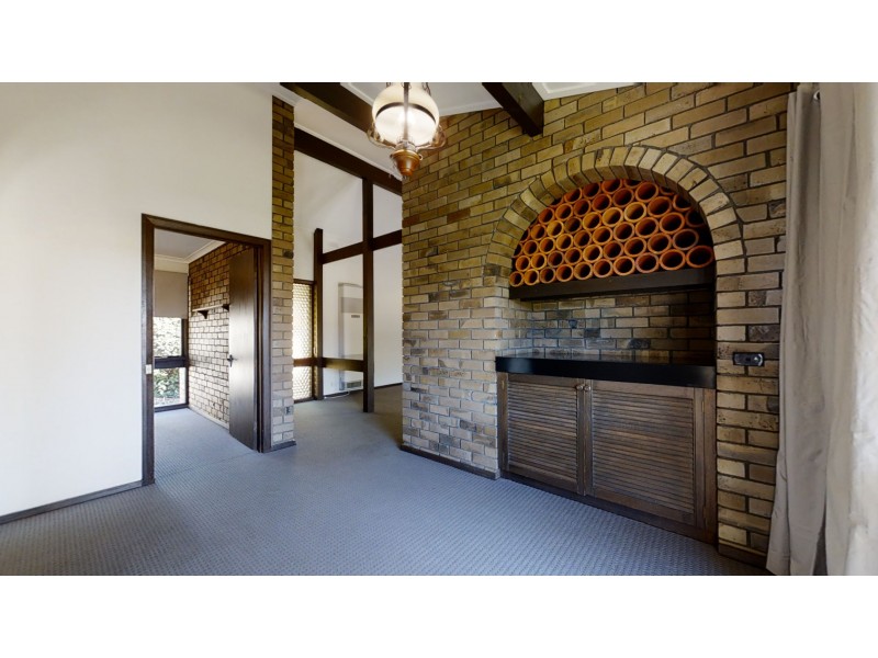 9 Willow Drive, Kennington VIC 3550