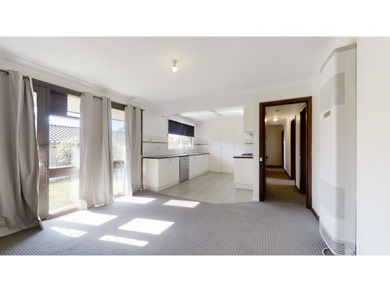 9 Willow Drive, Kennington VIC 3550