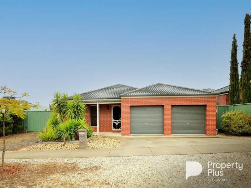 19 St George Park Drive, Kangaroo Flat VIC 3555