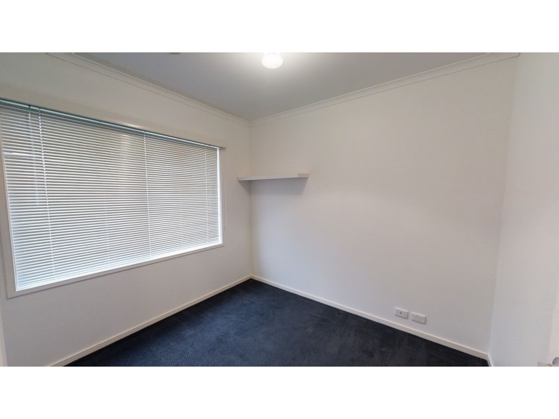 19 St George Park Drive, Kangaroo Flat VIC 3555