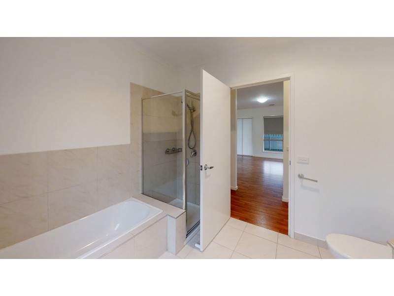 19 St George Park Drive, Kangaroo Flat VIC 3555