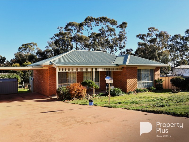10 Bath Lane, Kangaroo Flat VIC 3555