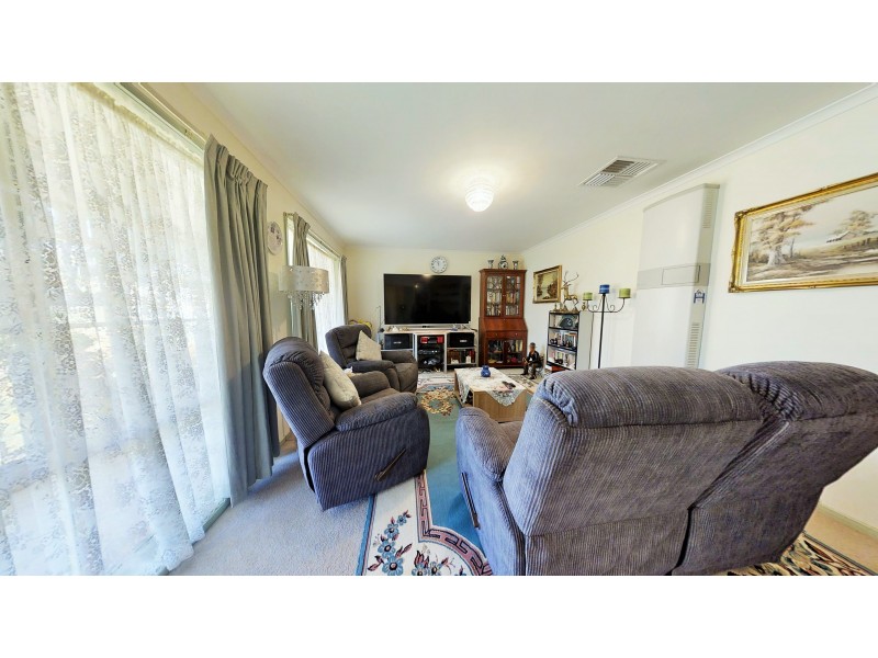 10 Bath Lane, Kangaroo Flat VIC 3555