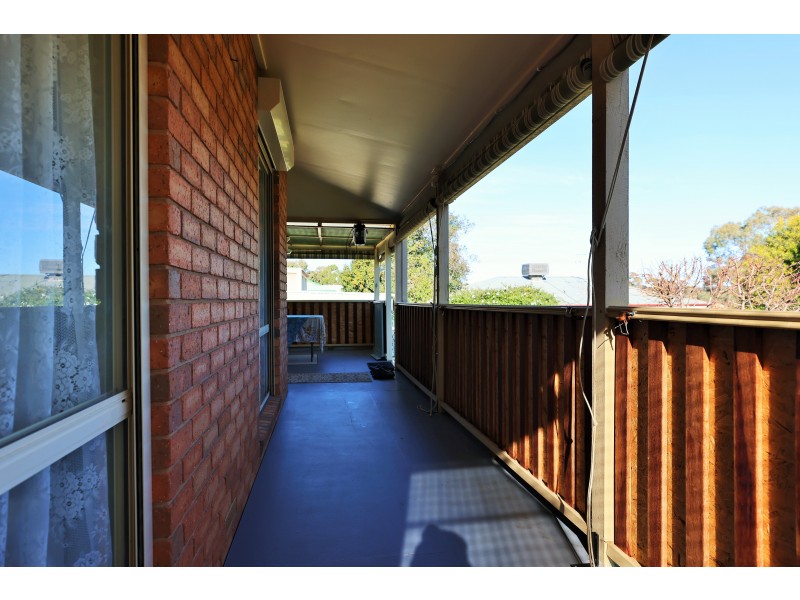 10 Bath Lane, Kangaroo Flat VIC 3555