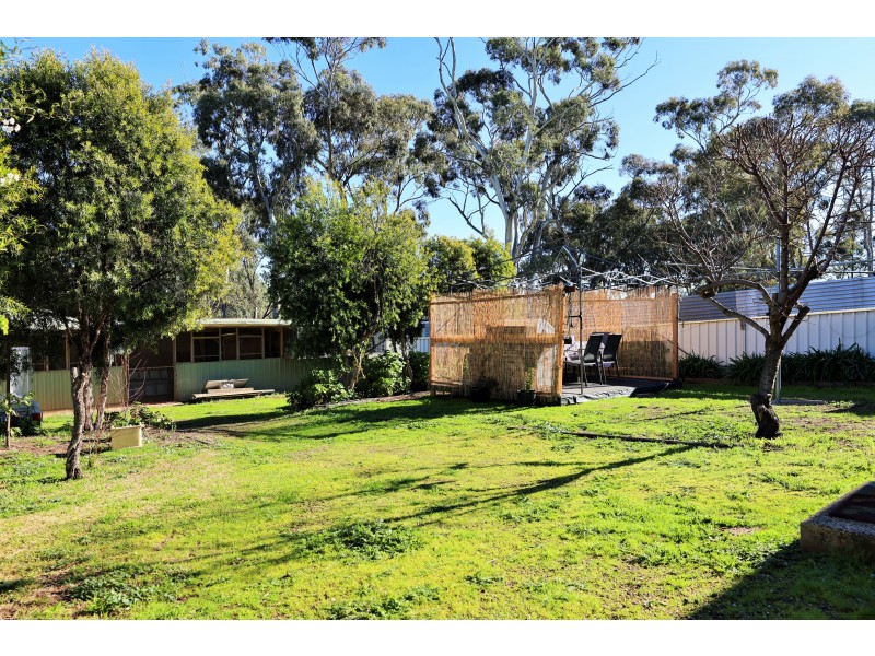 10 Bath Lane, Kangaroo Flat VIC 3555