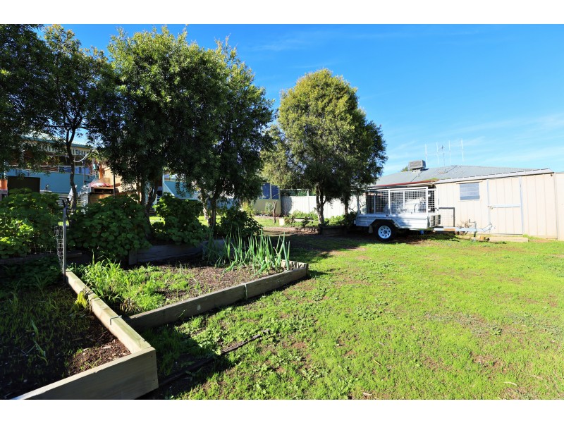 10 Bath Lane, Kangaroo Flat VIC 3555