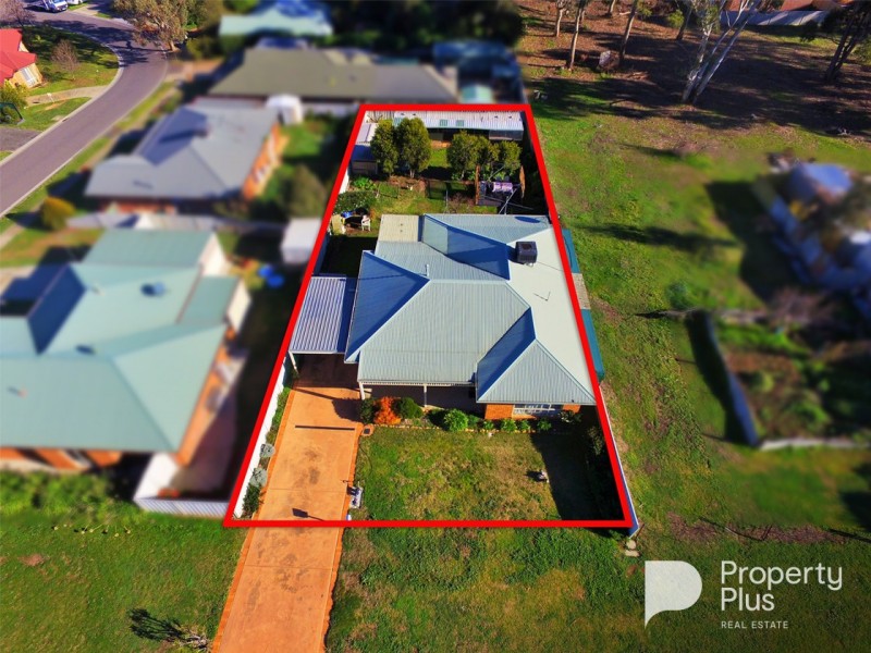10 Bath Lane, Kangaroo Flat VIC 3555
