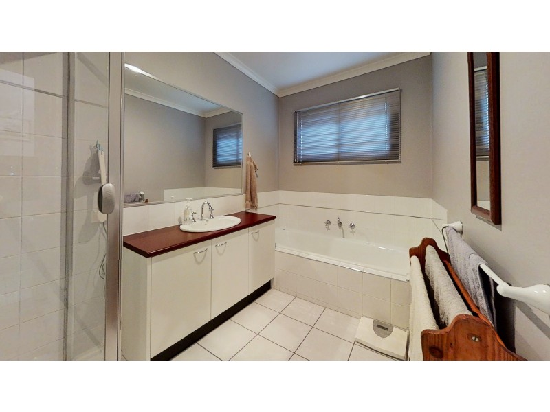 3/156A Olympic Parade, Kangaroo Flat VIC 3555