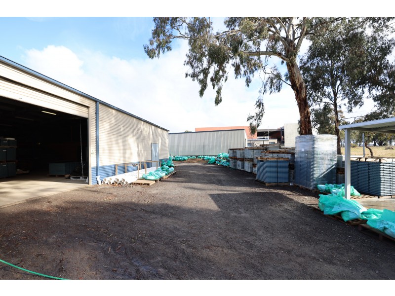 Shed 1/4 Fitt Court, East Bendigo VIC 3550