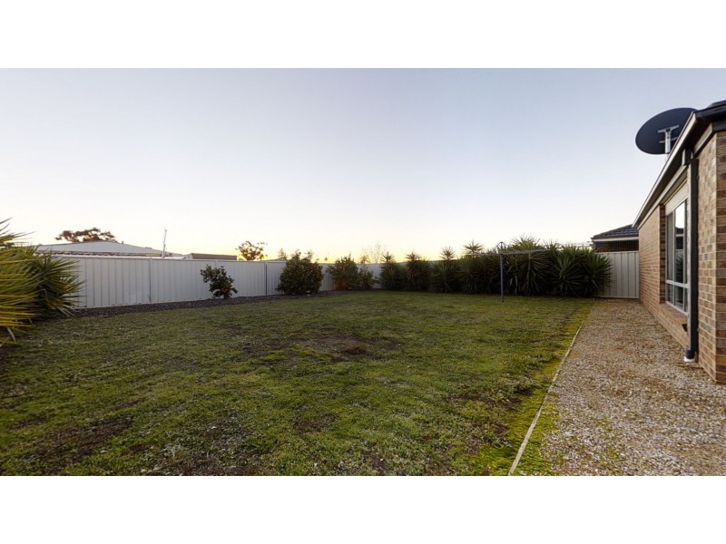 52 Garden Drive, Epsom VIC 3551