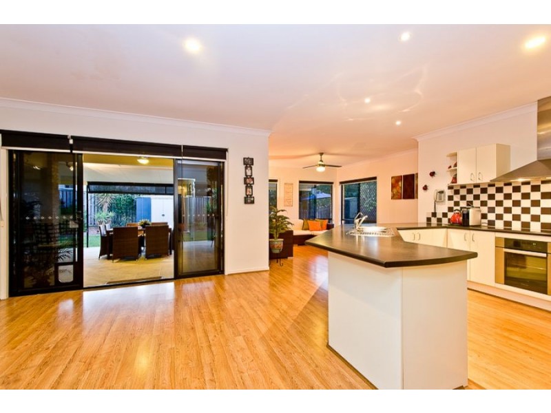 4 Outlook Place, Narangba QLD 4504