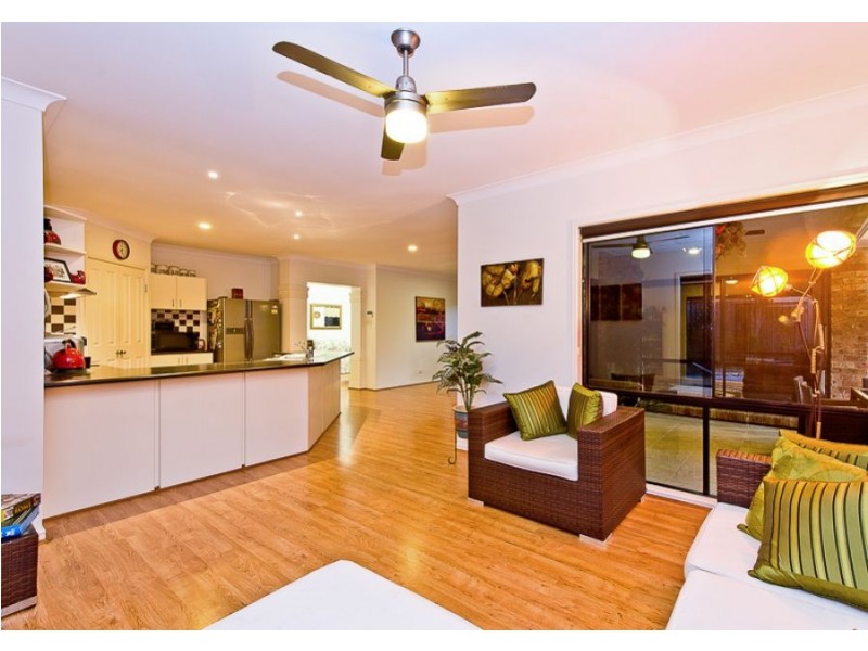 4 Outlook Place, Narangba QLD 4504