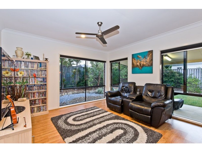 4 Outlook Place, Narangba QLD 4504