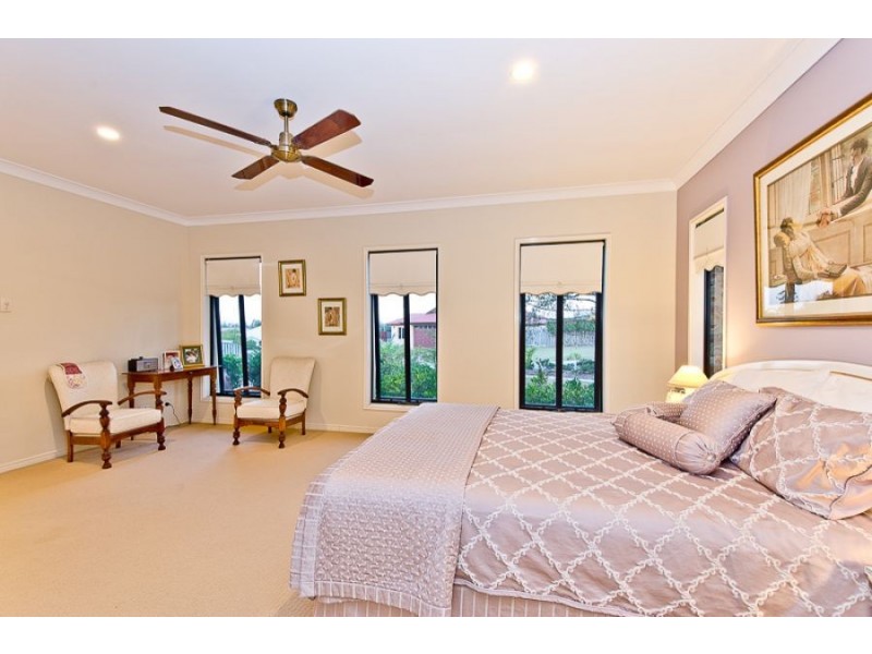 4 Outlook Place, Narangba QLD 4504