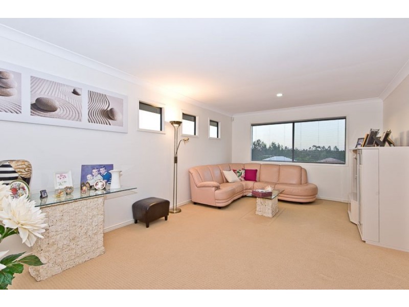 4 Outlook Place, Narangba QLD 4504