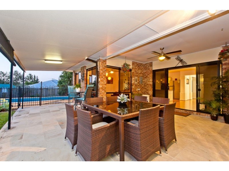 4 Outlook Place, Narangba QLD 4504