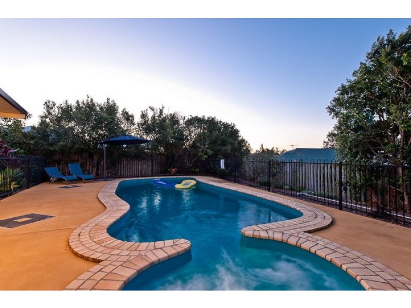 4 Outlook Place, Narangba QLD 4504