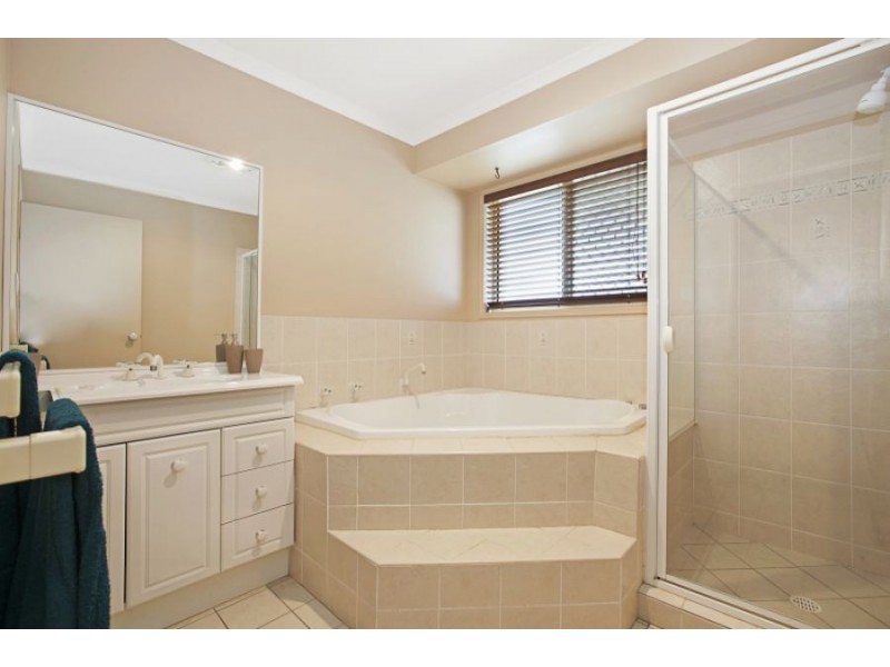 14 Clearview Drive, Glass House Mountains QLD 4518
