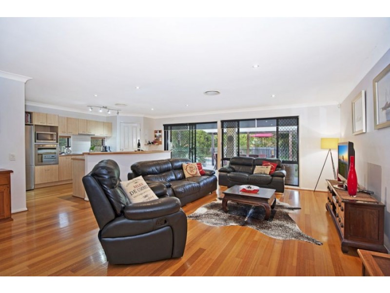 7 Trewhella Court, Petrie QLD 4502